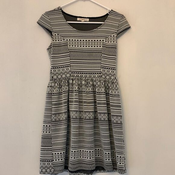 3/$30 Rewind black and white patterned dress with cap sleeves.Size S Length 30” - Picture 1 of 5